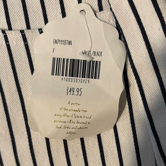 NWT Alter’d State Black and White Striped Shorts. Size 7 - Picture 2 of 8
